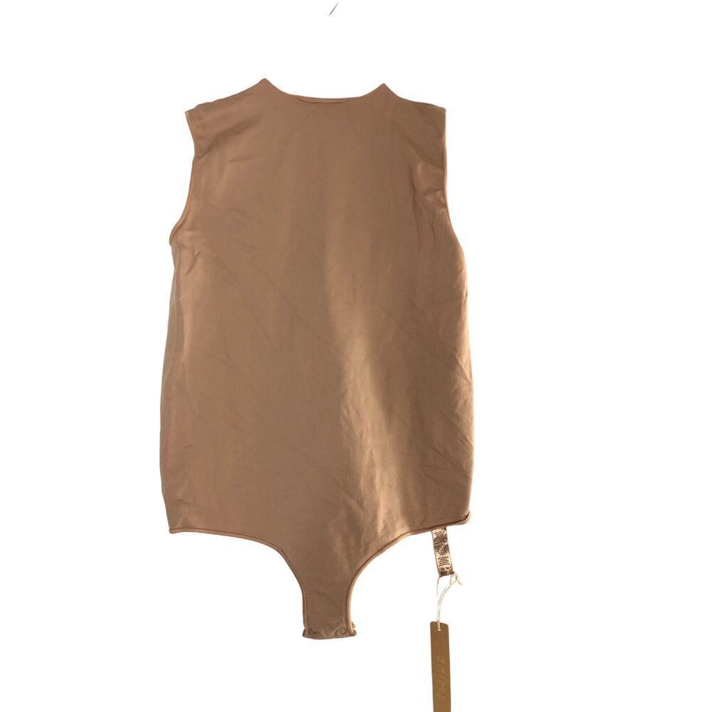 SKIMS Essential Bodysuit Crew Neck Sleeveless Thong Back Sienna Tan NWT XXS / XS